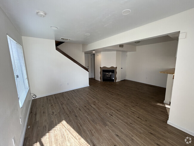Building Photo - 7913 S Laurelglen Blvd Unit A Rental