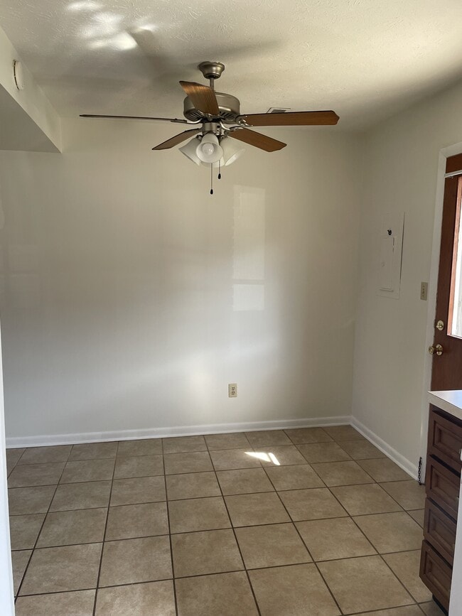 Photo - 624 Cross Lanes Dr