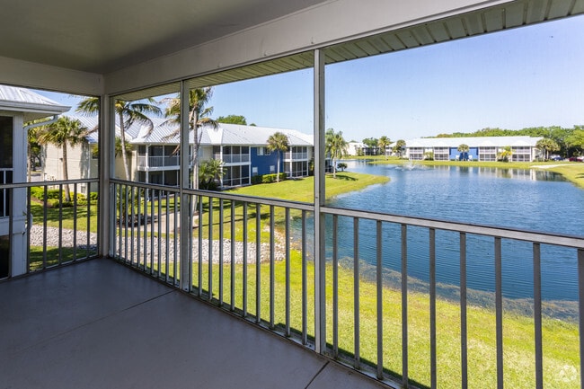 1BD, 1BA - 888 SF