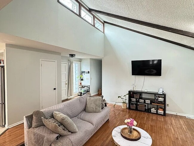 Photo - Beautiful 3 Bed 2 Bath Home in Nashville - With Enclosed Back Patio