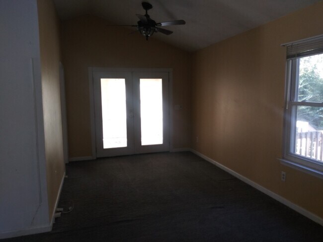 Photo - 1491 Devon Mill Way