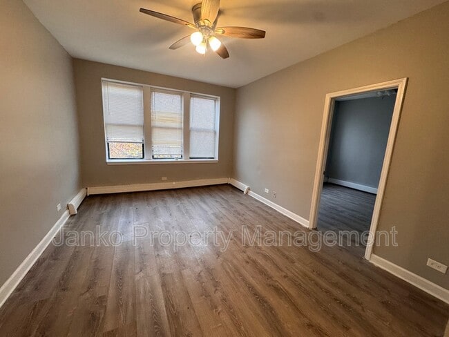 Building Photo - 5647 W Washington Blvd Unit 2