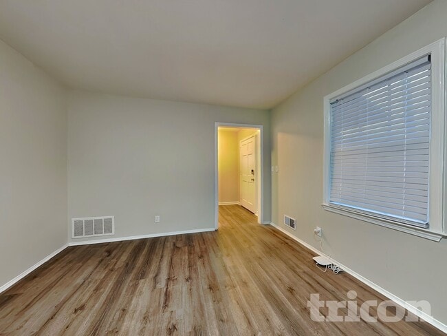 Photo - 2010 Flintwood Dr