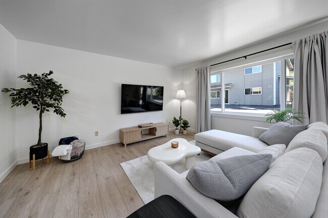 Photo - 11380 SW Greenburg Rd