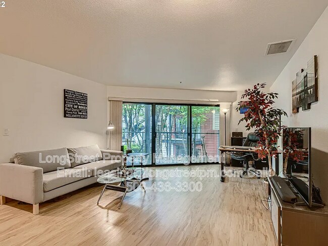 720 NW Naito Pkwy