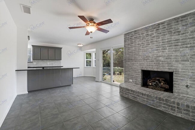 Photo - 737 Willow St