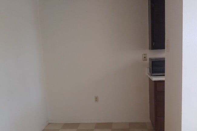 550 Square Feet