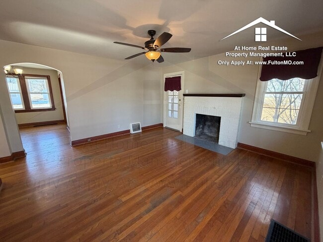 Photo - 707 Hollyhock Dr