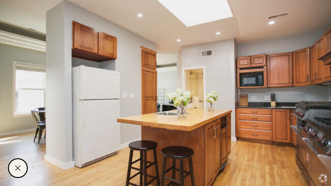Building Photo - 7 Story St Unit 3 Rental