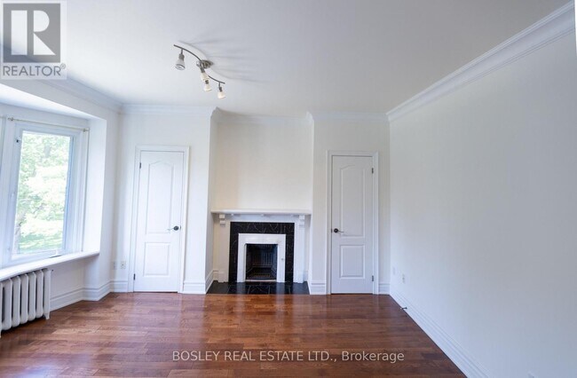 Photo - 411 Shaw St
