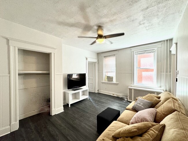 Photo - 5 bed/2 bath Mins. from UC Campus for Only...