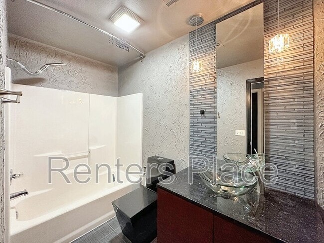 Photo - 3827 W Canton St