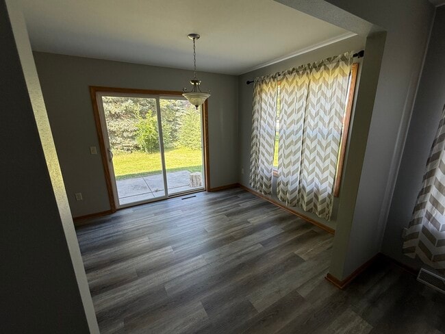 Photo - 6725 Wolf Hollow Rd