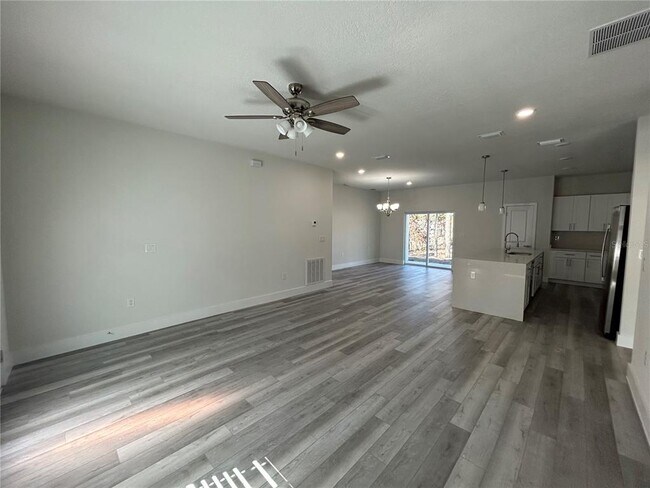 Photo - 1555 W Gainsboro Ln