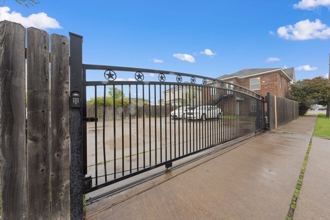 Photo - 1425 E James St Unidad B