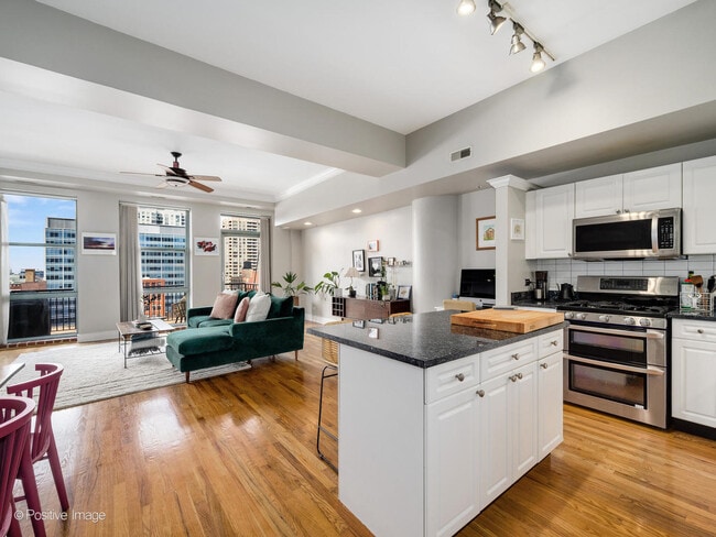 Photo - 165 N Canal St