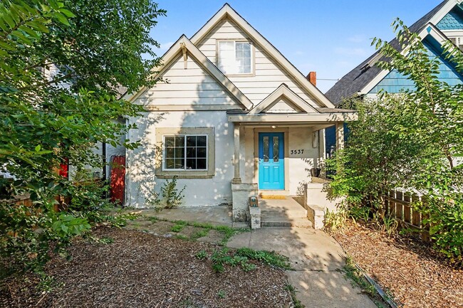 Building Photo - 3537 Lipan St
