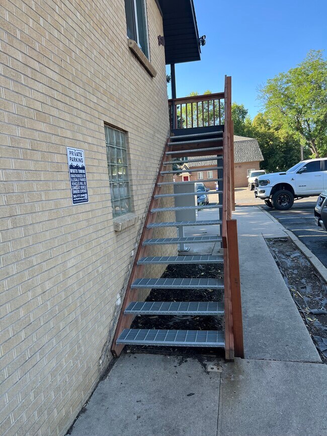 Photo - 3710 Upham St.