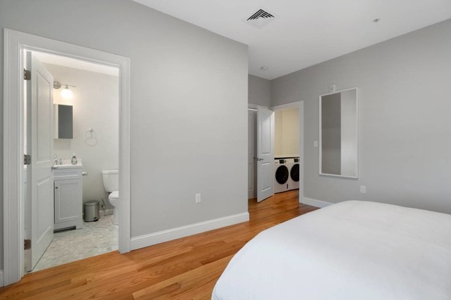 Photo - 211 Princeton St Unit 1