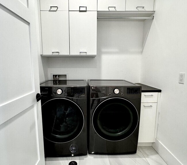 Photo - 3107 N 70th St Unit 1003