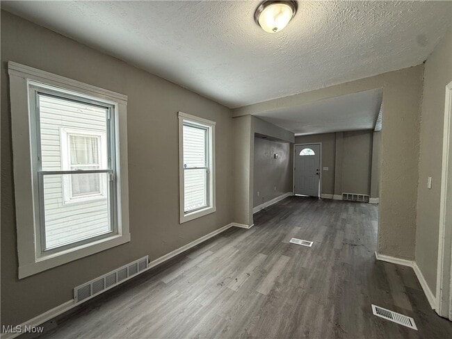 Photo - 7508 Neville Ave