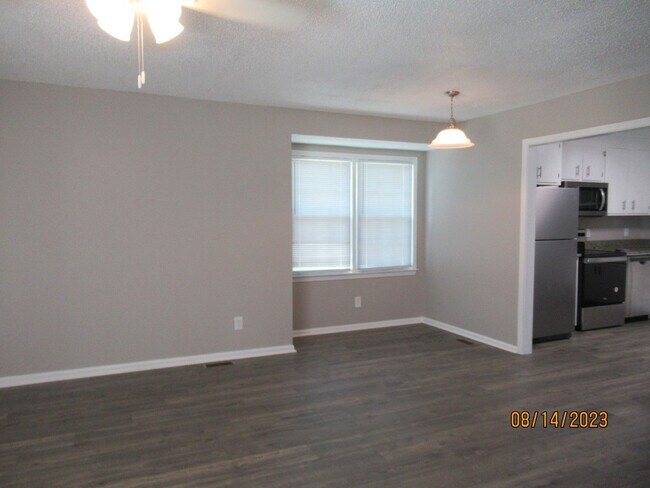 Photo - CUTE- 2 Bedroom, 1.5 Bath Home
