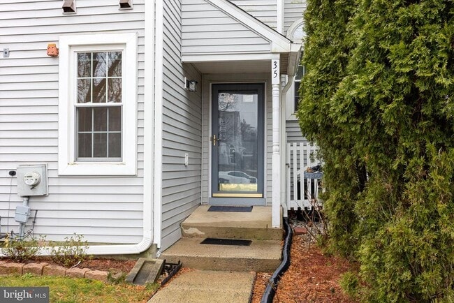 Photo - 35 Skyview Way