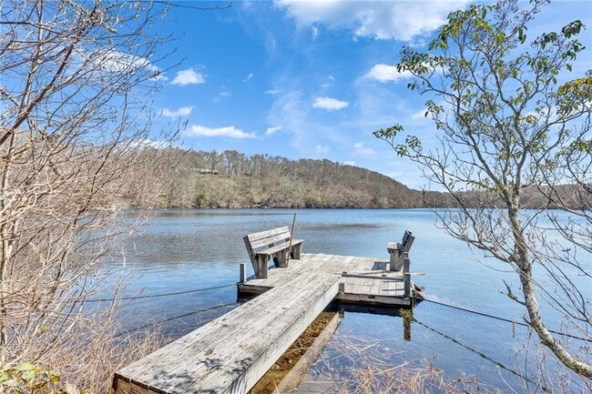 1591 Commodore Perry Hwy