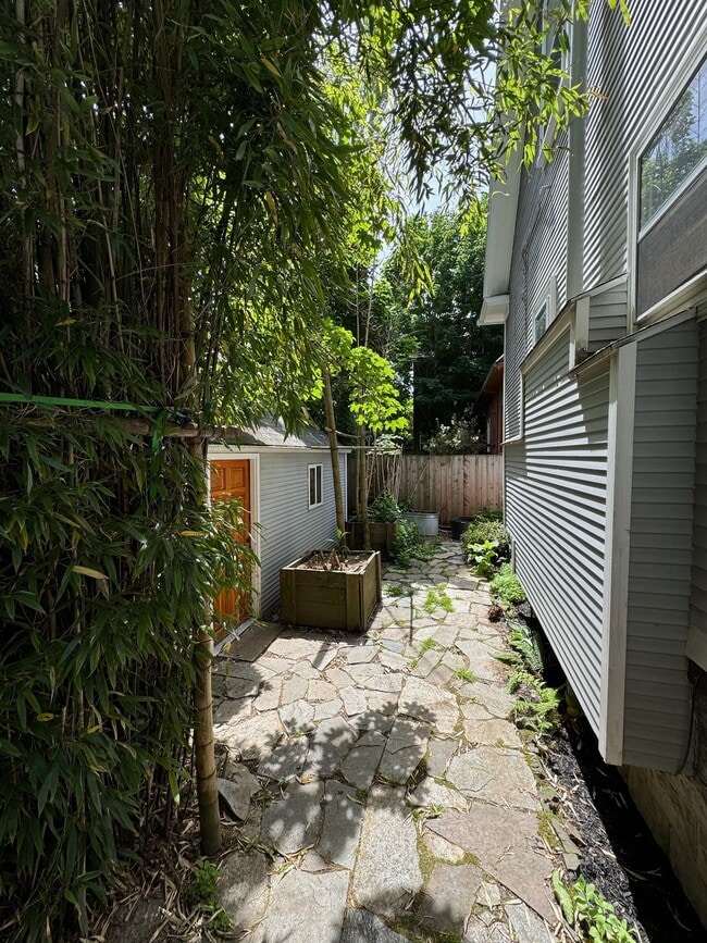 Photo - 634 NE 28th Ave