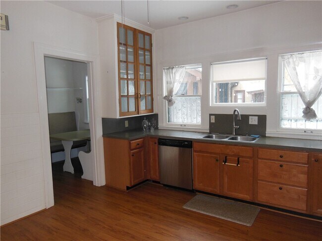 Photo - 369 Westminster Rd