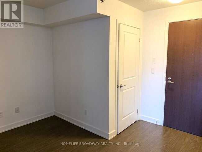 Photo - 185 Bonis Ave Unité 808