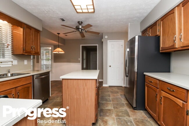 Photo - 505 Planceer Pl