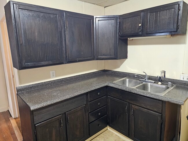 Kitchen - 613 Poplar St Unit Benton apartments