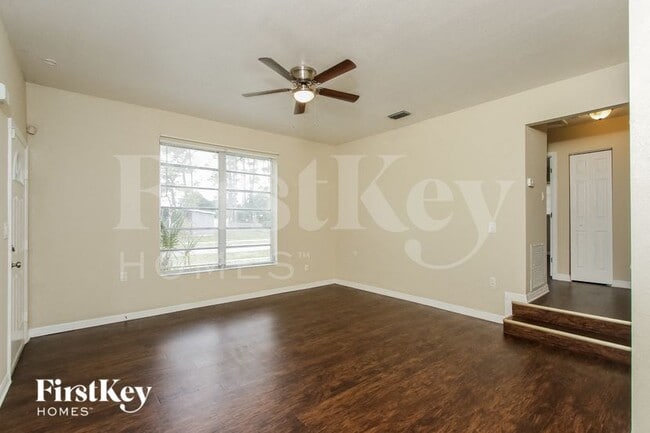 Photo - 22363 Catherine Ave