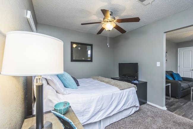 Photo - Charleston Crossing Apartments