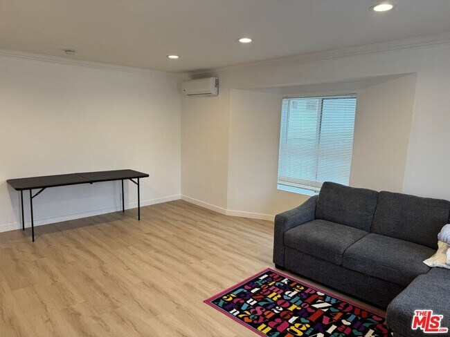 Photo - 931 S Sherbourne Dr Unidad 931