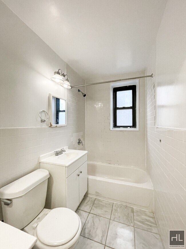 Photo - 34-15 PARSONS BOULEVARD Unidad 7G