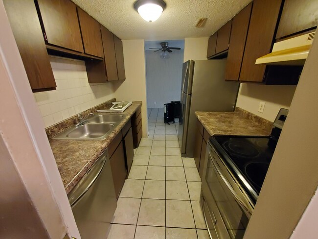 Building Photo - 4 Manor Dr Rental