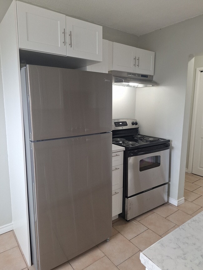 Photo - Queens Court Apartments