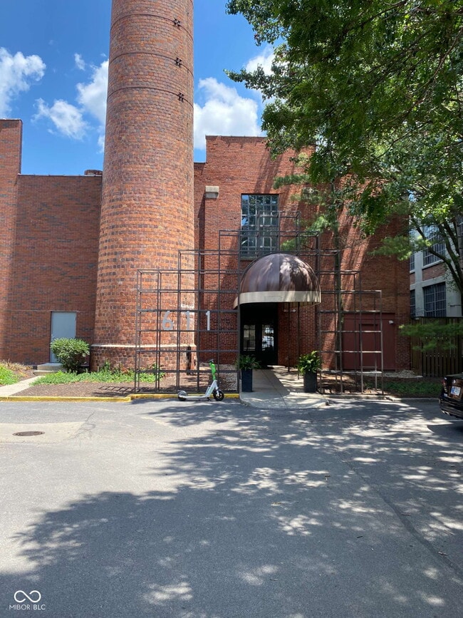 Building Photo - 611 N Park Ave Unit 302
