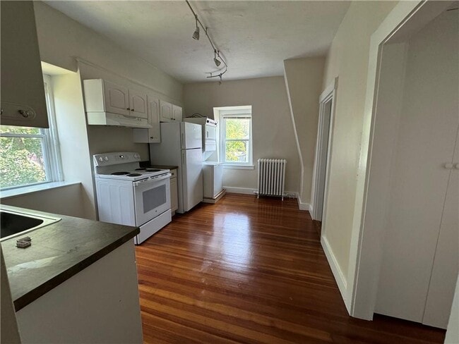 Photo - 26 Ayrault St Unit 3