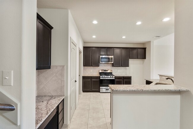 Building Photo - 2026 Argos Dr Rental