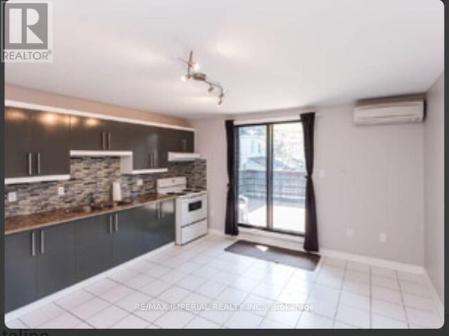 Photo - 714 R Dufferin St