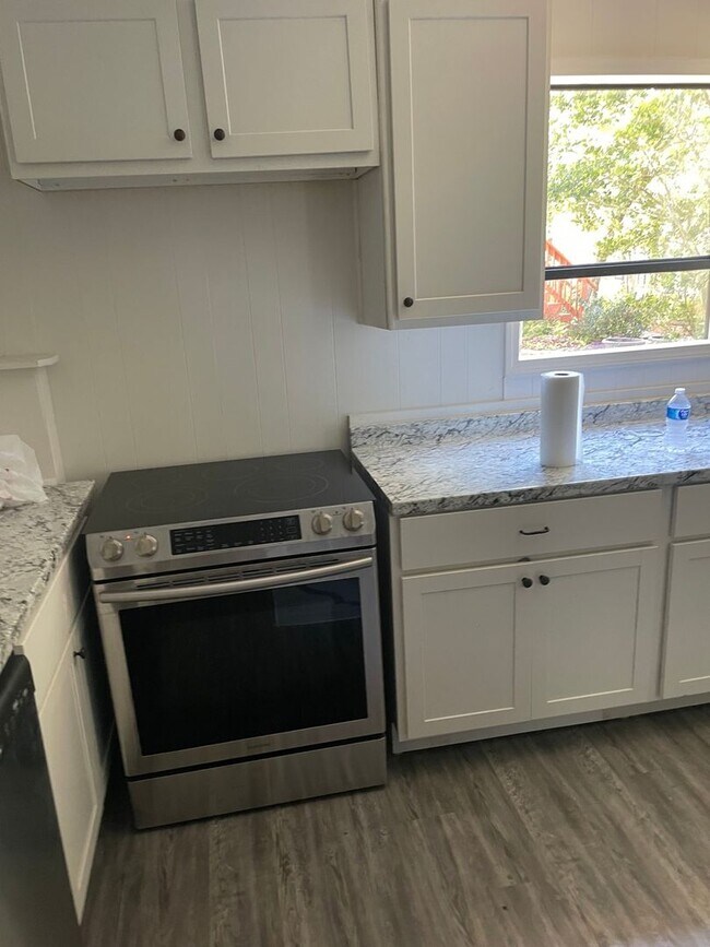 Photo - 5197 Woodmont Dr
