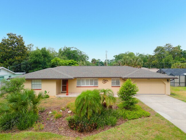 Photo - ?Large 3-Bedroom ?Pool Home with ?Stay-cat...