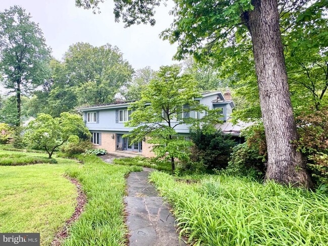 Building Photo - 1430 Carrington Ln