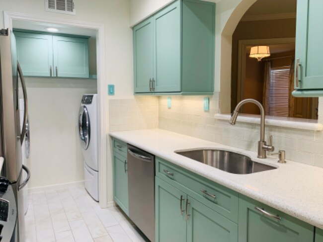 Photo - 16301 Ledgemont Ln Unidad 263