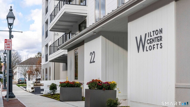 Building Photo - 22 Hubbard Rd