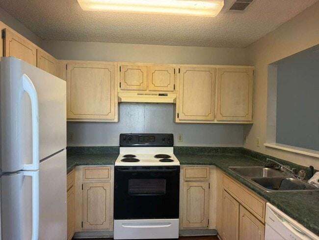 Photo - 910 Brett Dr Unit 1