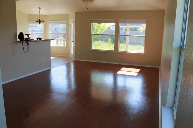 Photo - 1009 Clayton Dr